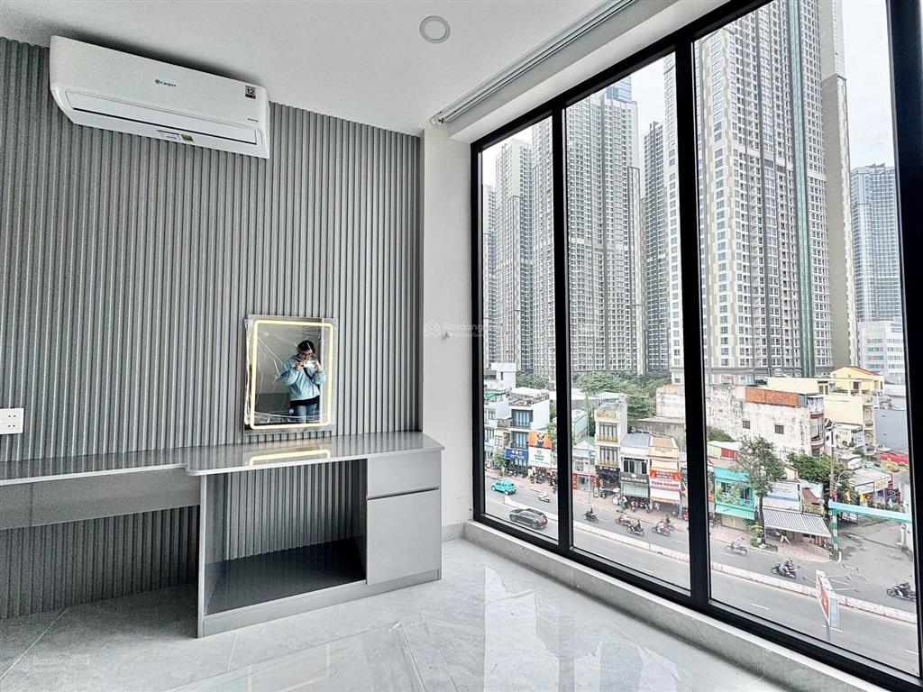 Cho thuê căn hộ 1pn  studio view triệu đô, full nội thất giặt sấy riêng mới 100% sát q1