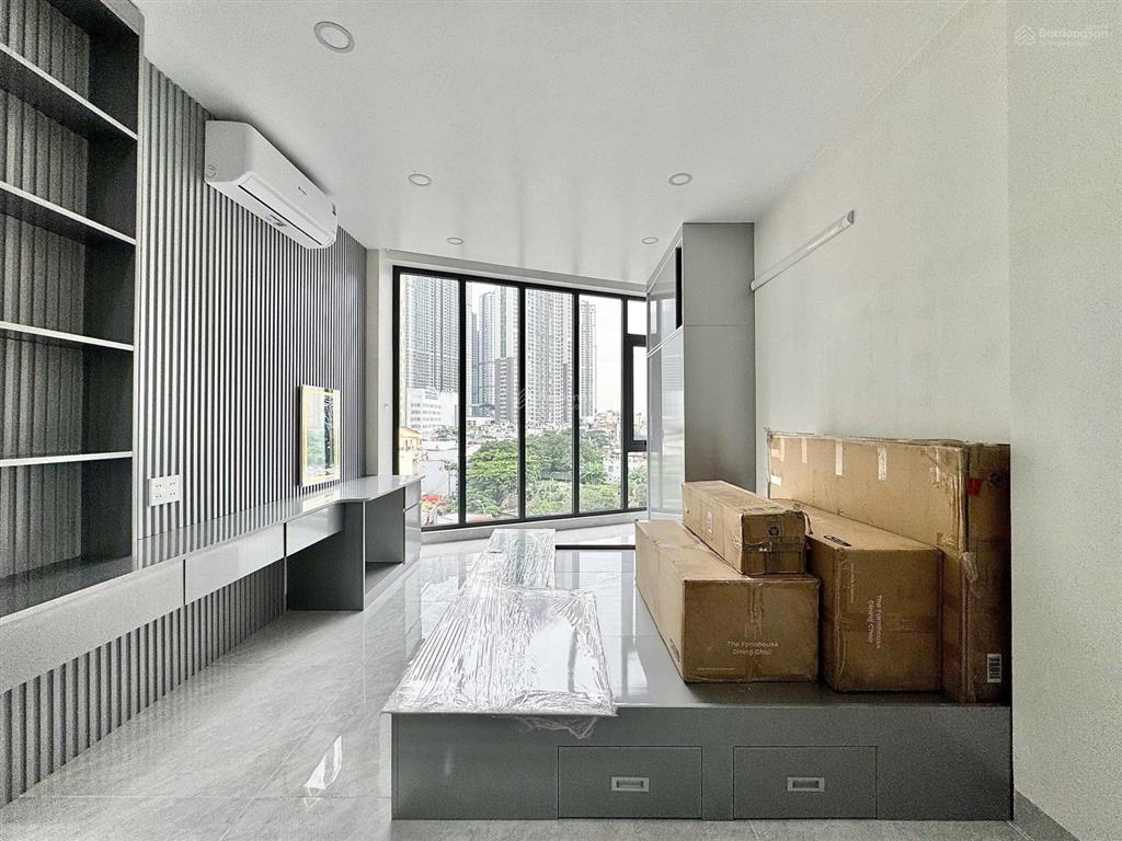 Cho thuê căn hộ 1pn  studio view triệu đô, full nội thất giặt sấy riêng mới 100% sát q1