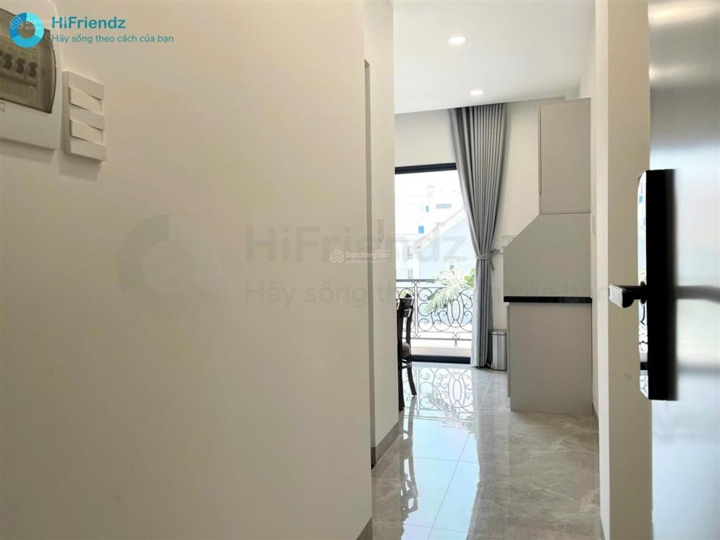 Cho thuê phòng studio  ban công nhà mới siêu sạch chỉ tính điện còn lại free hết