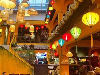 Cho thuê biệt thự cổ 25c tú xương, quận 3  350m2  trệt + 2 lầu  giá 100 triệu . 0705 214 ***