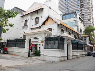 Biệt thự góc 2 mặt tiền compound nam kỳ khởi nghĩa, quận 3  15x15m  2 tầng  giá thuê 125 triệu