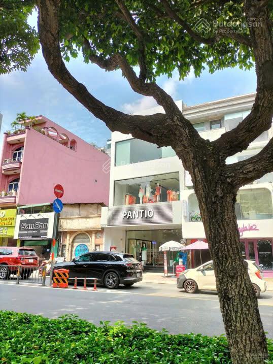 Cho thuê siêu phẩm 215a215b hai bà trưng  8x25m  3 tầng trống suốt mới đẹp  giá thuê 250 triệu