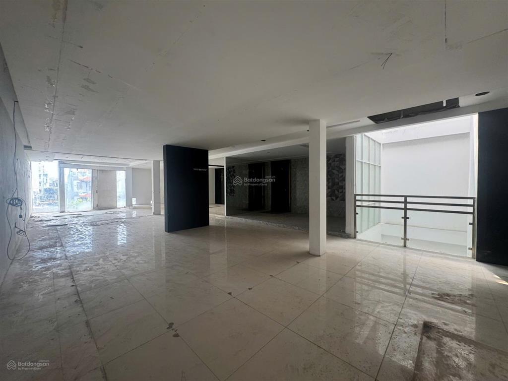 Cho thuê mặt tiền nam kỳ khởi nghĩa, quận 3, ngang 11 x25m, 5 tầng thang máy,  0705 214 ***