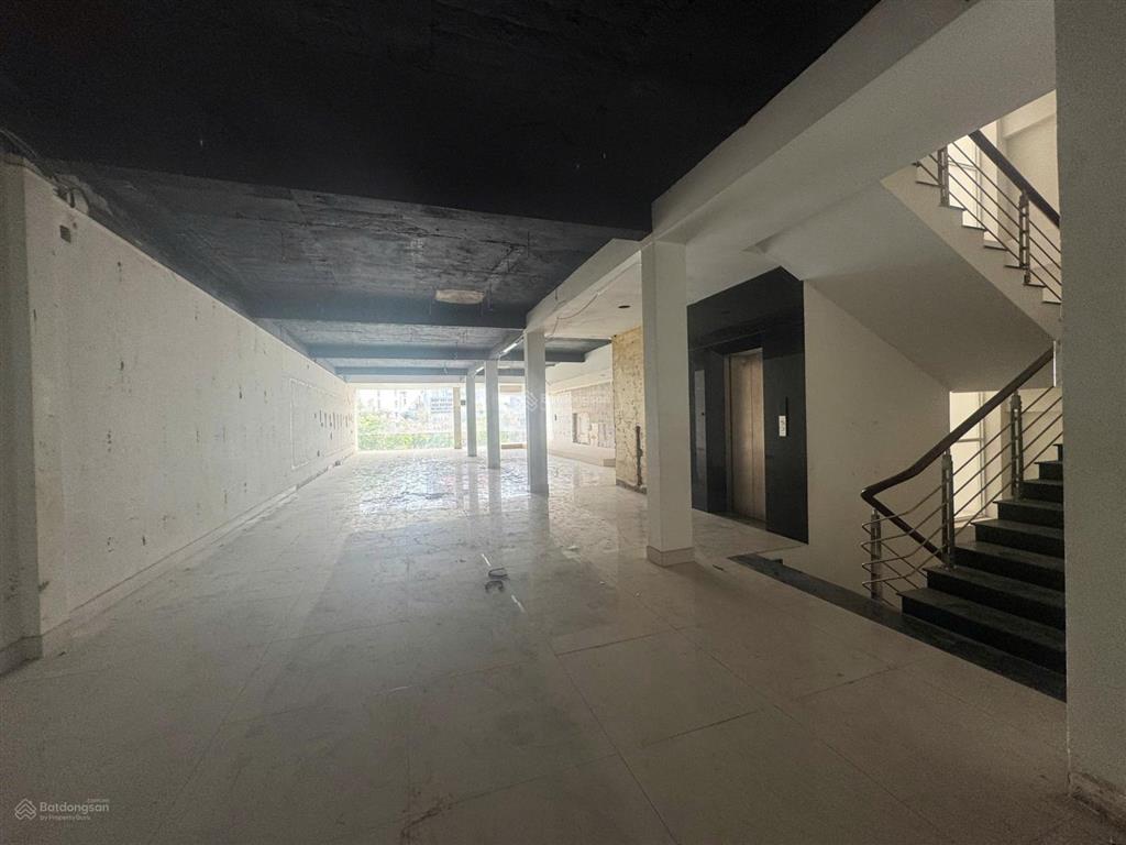 Cho thuê mặt tiền nam kỳ khởi nghĩa, quận 3, ngang 11 x25m, 5 tầng thang máy,  0705 214 ***