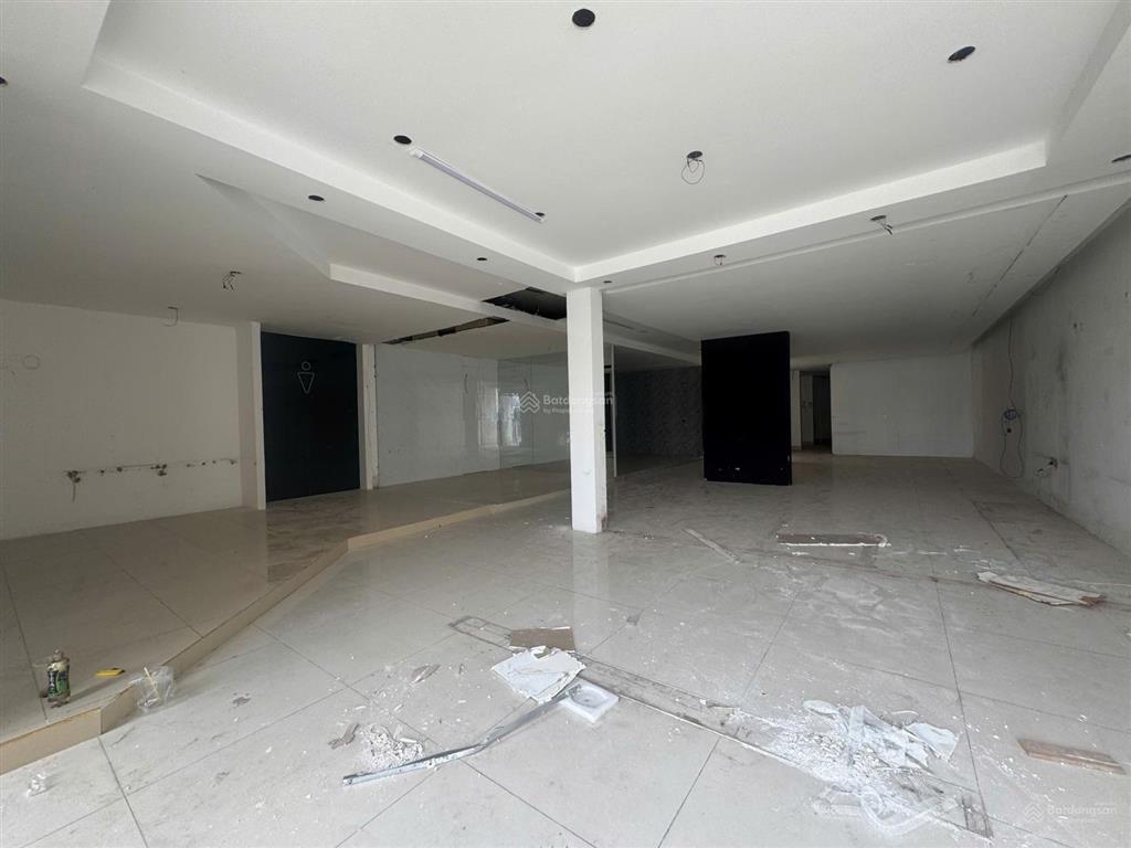 Cho thuê mặt tiền nam kỳ khởi nghĩa, quận 3, ngang 11 x25m, 5 tầng thang máy,  0705 214 ***