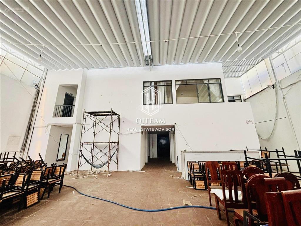 Cho thuê mặt bằng đắc địa ngang 20m quận 3  giá giảm sốc 20x35m  5 tầng   0705 214 ***
