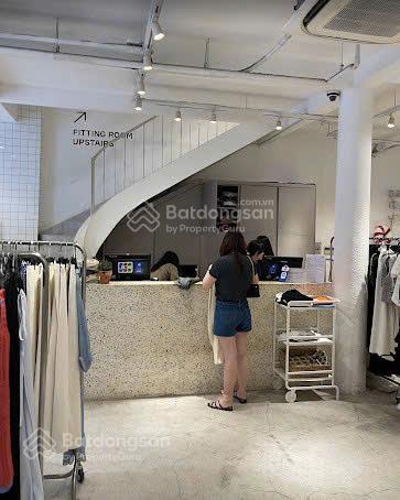 Cho thuê nhà mặt tiền 65 tú xương, quận 3  10x16m  3 lầu  giá thuê 150 triệu/th . 0705 214 ***