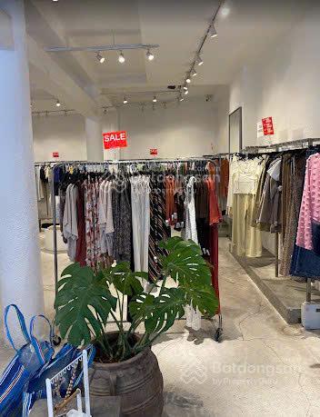 Cho thuê nhà mặt tiền 65 tú xương, quận 3  10x16m  3 lầu  giá thuê 150 triệu/th . 0705 214 ***
