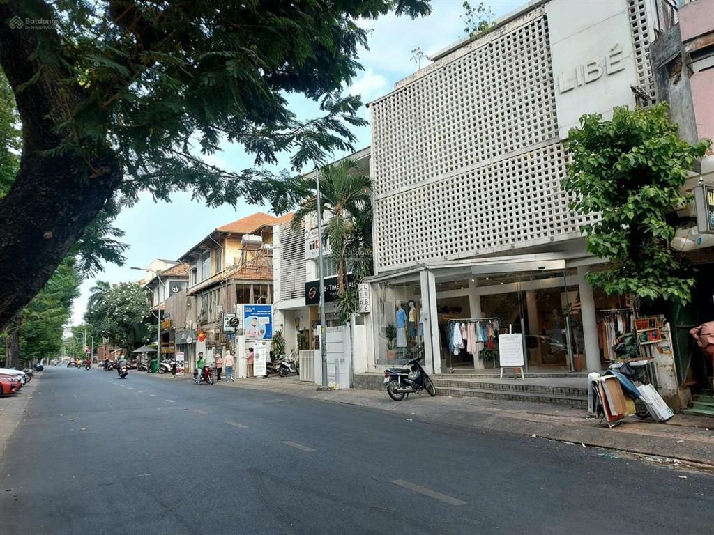 Cho thuê nhà mặt tiền 65 tú xương, quận 3  10x16m  3 lầu  giá thuê 150 triệu/th . 0705 214 ***