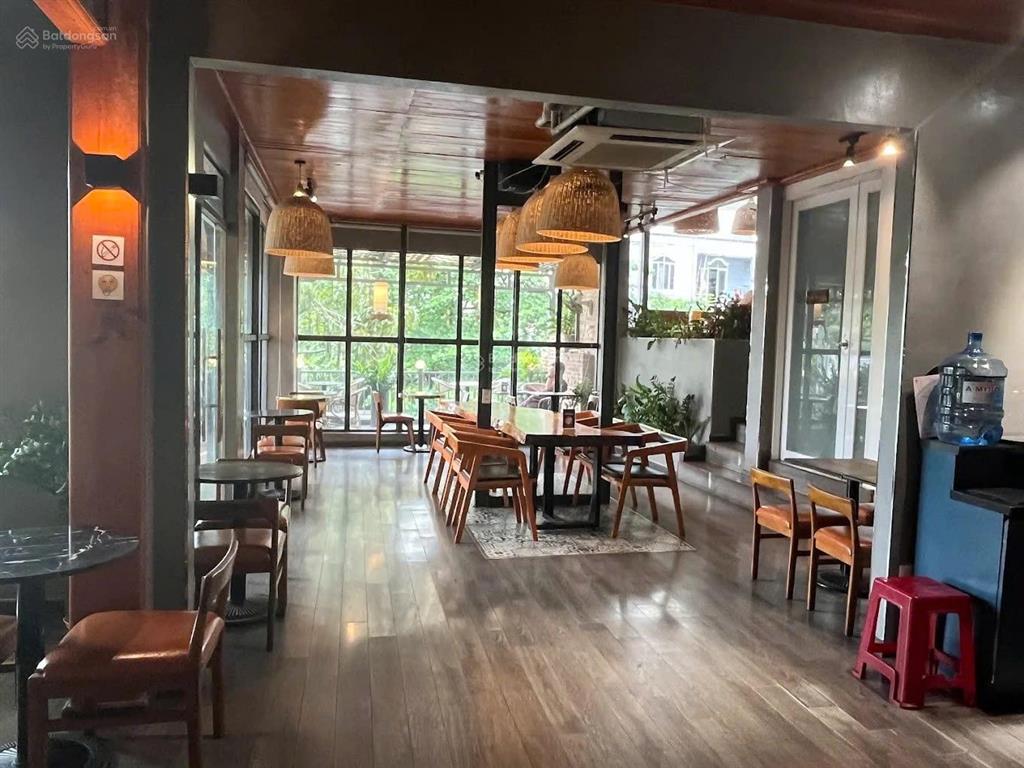 Cho thuê siêu phẩm góc 2 mặt tiền 2a vĩnh hội, quận 4  12x20m  3 tầng suốt  giá  0705 214 ***