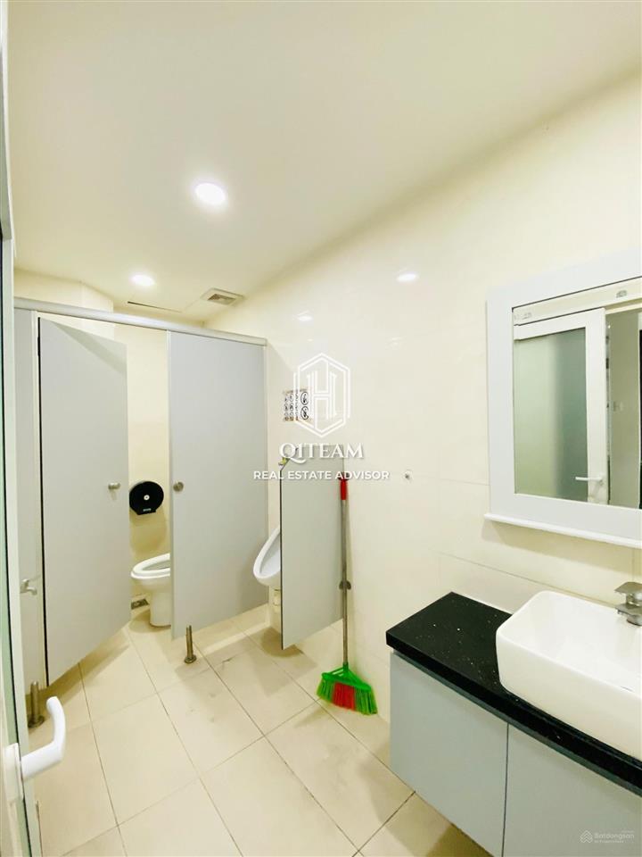 Cho thuê tòa nhà 68  70 nguyễn ngọc phương, bình thạnh  8x20m  hầm 6 tầng   0705 214 ***