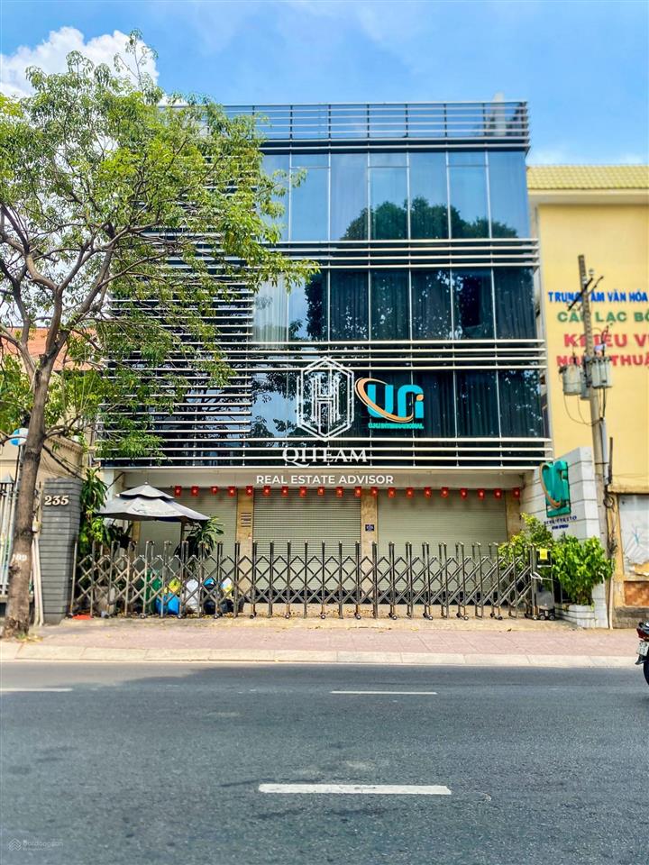 Cho thuê tòa nhà mặt tiền 235 võ thị sáu quận 3  12x15m  5 tầng thang máy   0705 214 ***