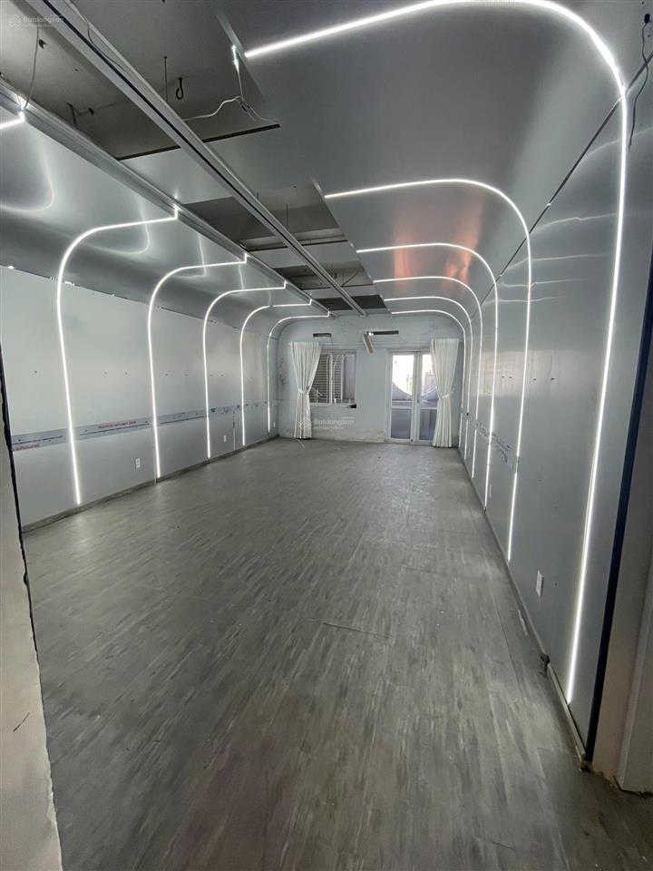 Cho thuê nhà 272  274 ba tháng hai, q10  10x18m  5 tầng  giá 150 tr/th.  0705 214 ***