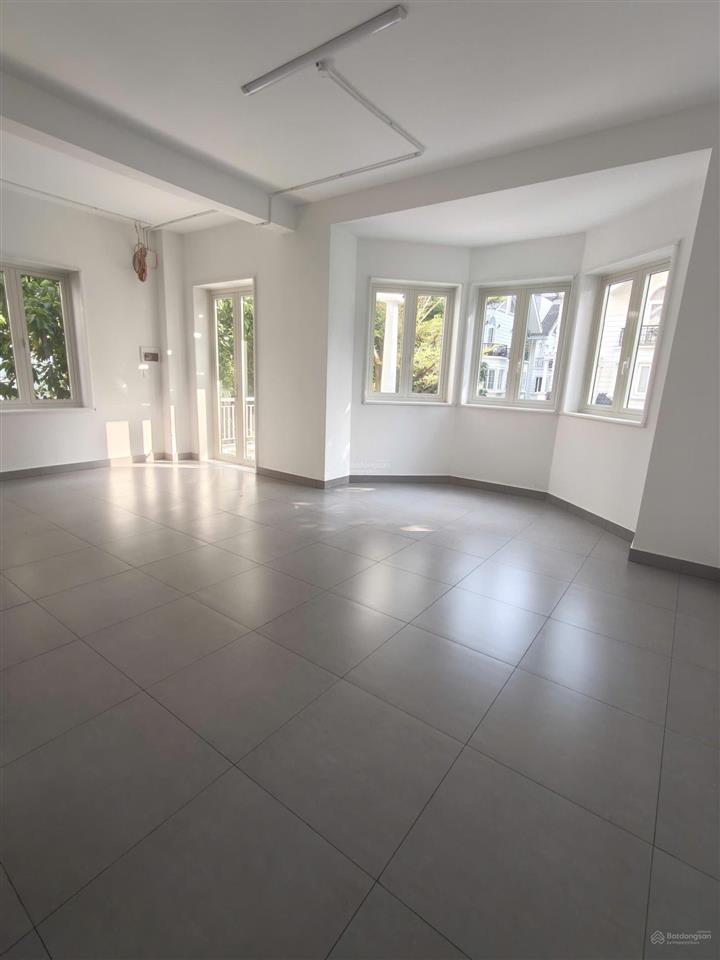 Cho thuê biệt thự sài gòn pearl, bình thạnh  10x20m  hầm 4 tầng giá thuê 120triệu.  0705 214 ***