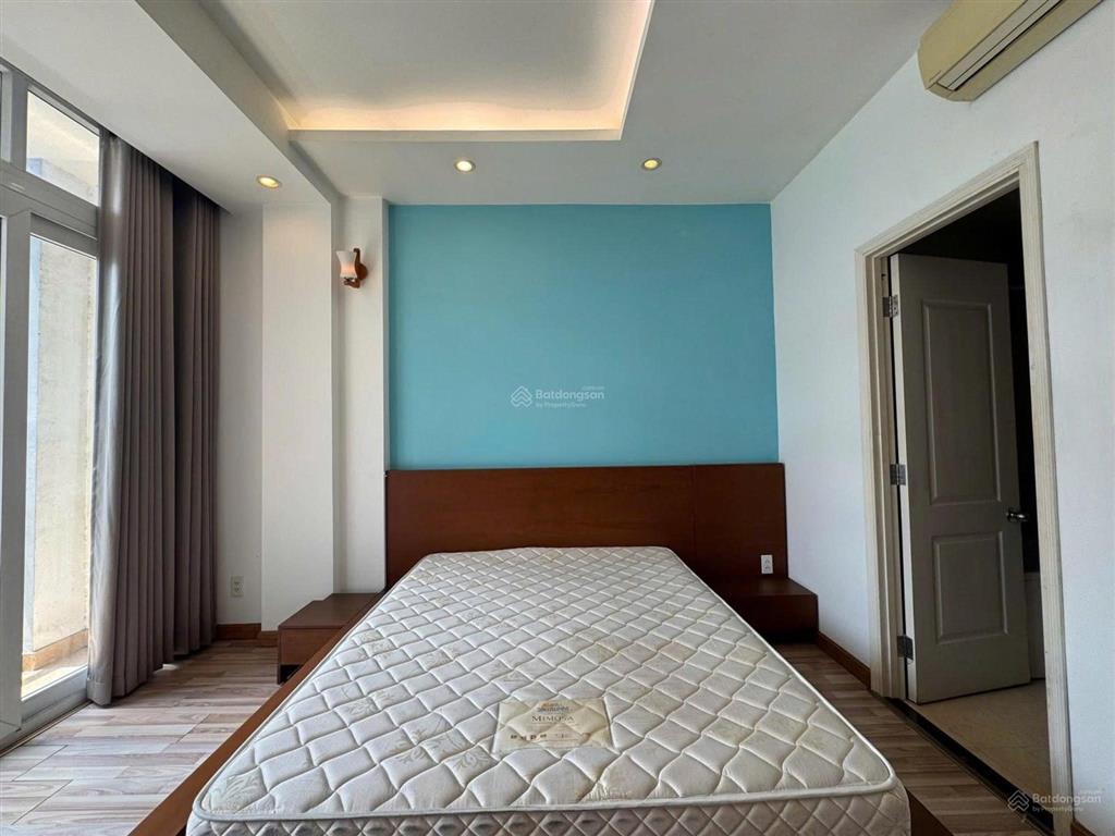 Tòa nhà văn phòng + căn hộ ký con, quận 1  7x17m  hầm 7 tầng ( 800m2 sàn )  giá 230 triệu