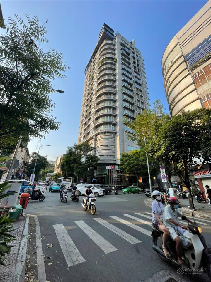 Tòa nhà văn phòng + căn hộ ký con, quận 1  7x17m  hầm 7 tầng ( 800m2 sàn )  giá 230 triệu