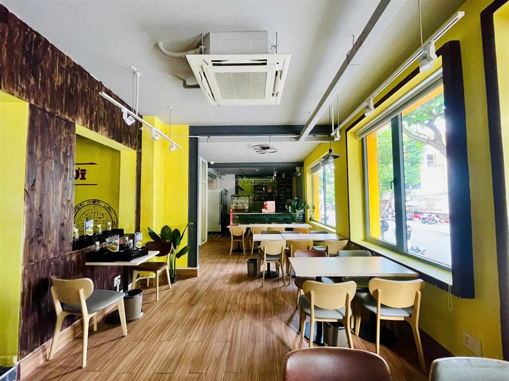 Ngang 23m  trần cao vân bến nghé, quận 1  23x11m  hầm 6 tầng + biệt thự  giá 180 triệu/tháng