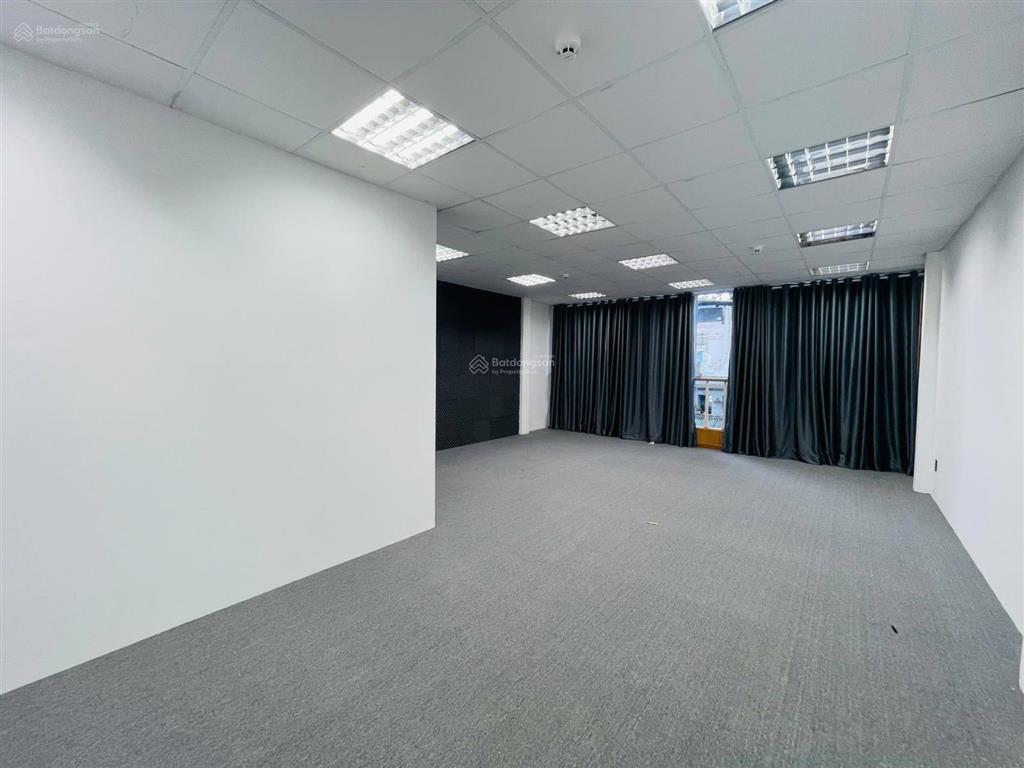 Cho thuê tòa nhà mặt tiền 95 nguyễn trãi, quận 5  7x15m  7 tầng thang máy pccc  giá 85 triệu