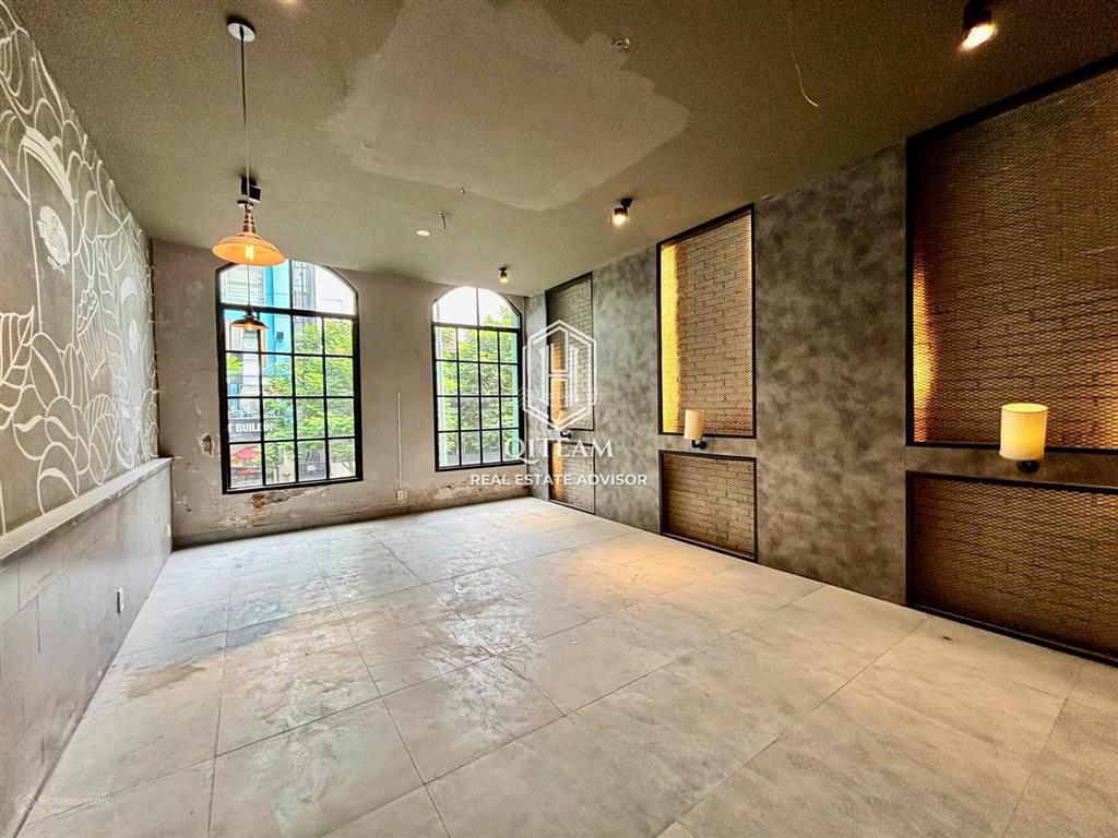 Cho thuê nhà 31 ngô đức kế, quận 1  4x17m  5 tầng  giá thuê 235 triệu.  0705 214 ***