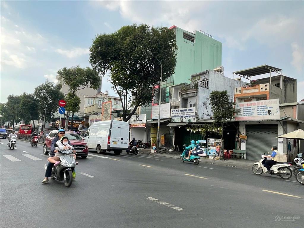 Cho thuê tòa nhà 18 phòng karaoke quang trung , gò vấp  hầm 9 tầng  giá thuê 150 triệu/tháng