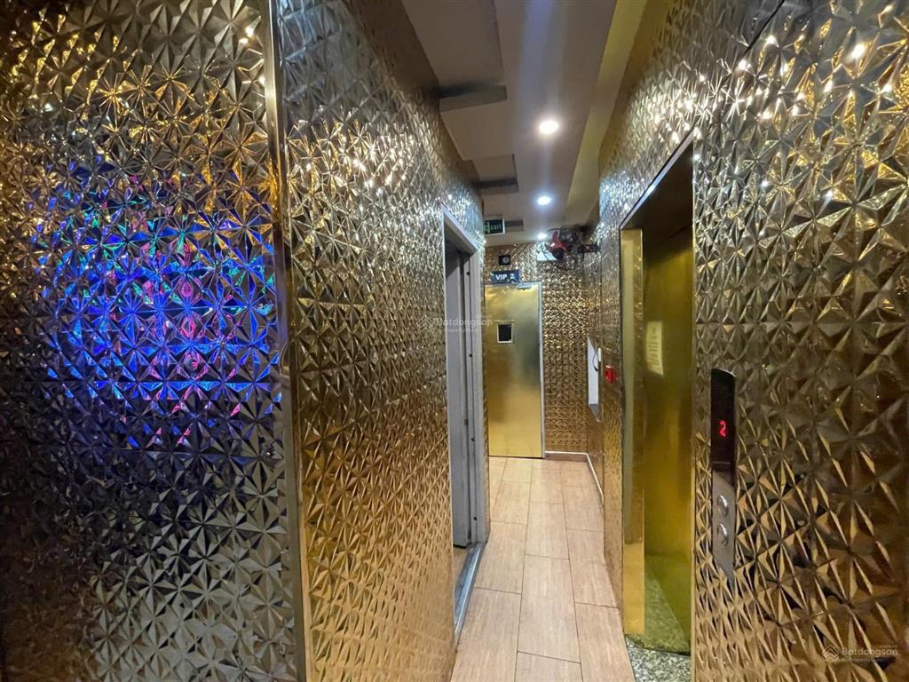 Cho thuê tòa nhà 18 phòng karaoke quang trung , gò vấp  hầm 9 tầng  giá thuê 150 triệu/tháng