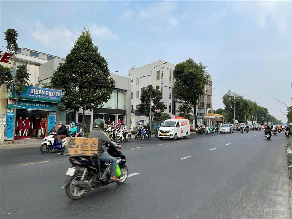 Cho thuê tòa nhà 18 phòng karaoke quang trung , gò vấp  hầm 9 tầng  giá thuê 150 triệu/tháng
