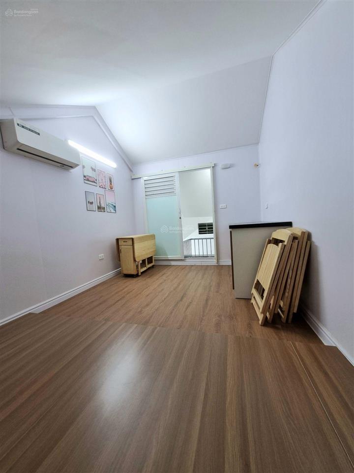 Bán nhà tập thể mai động 46m ô tô đỗ cửa chỉ hơn 2 tỷ