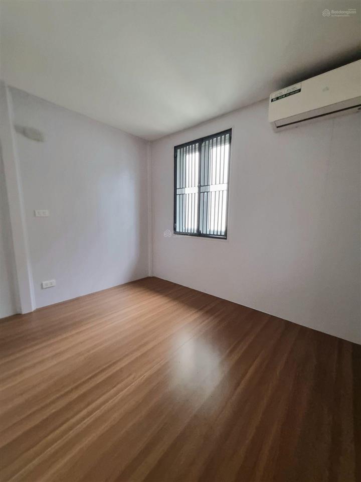 Bán nhà tập thể mai động 46m ô tô đỗ cửa chỉ hơn 2 tỷ