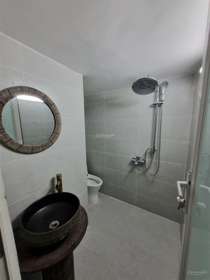 Bán nhà tập thể mai động 46m ô tô đỗ cửa chỉ hơn 2 tỷ