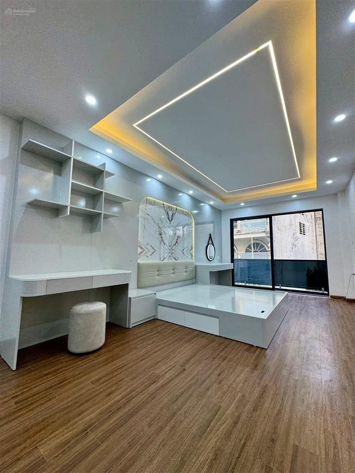Bán nhà dương văn bé 5 tầng thang máy ô tô ngủ trong nhà chỉ hơn 12 tỷ