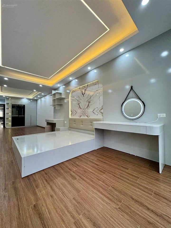 Bán nhà dương văn bé 5 tầng thang máy ô tô ngủ trong nhà chỉ hơn 12 tỷ