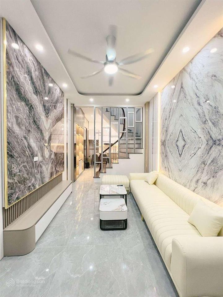 Bán nhà trương định 5 tầng 60m ô tô đỗ cửa chỉ nhỉnh 8 tỷ