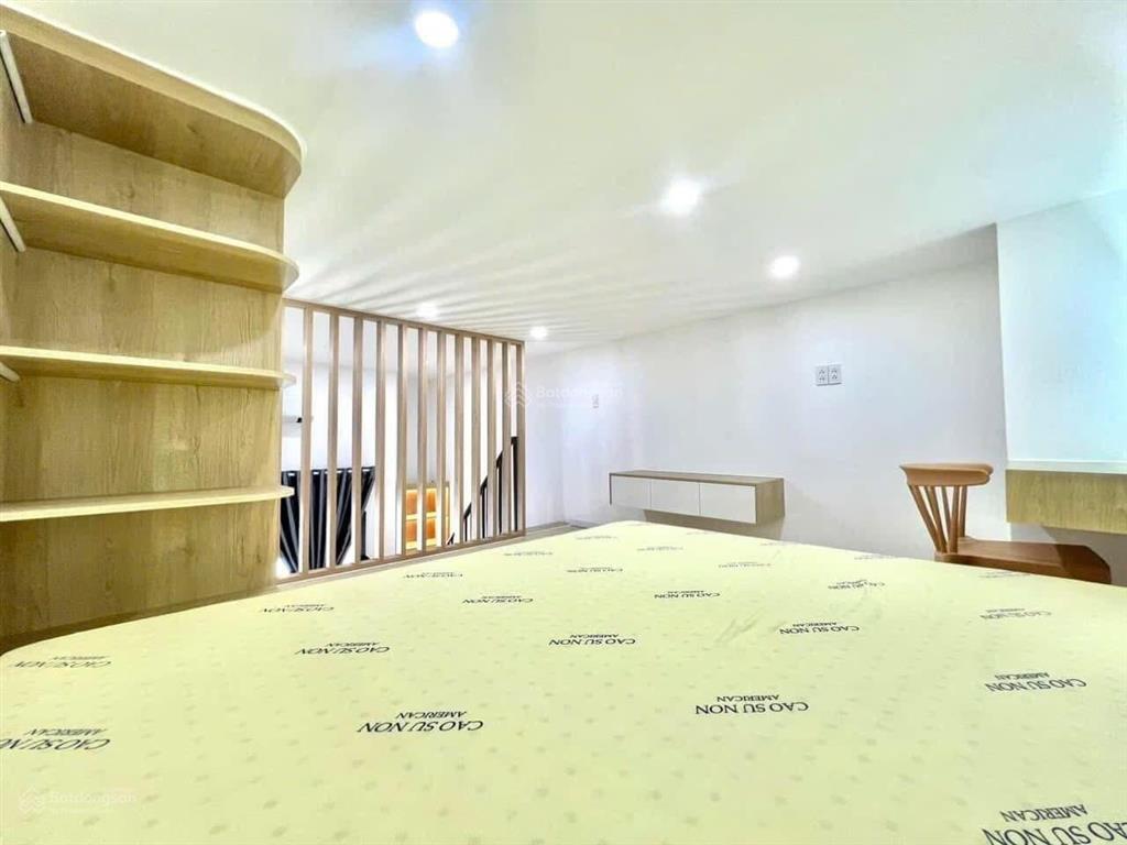 Duplex gác cao 2m  ngay trục cmt8, bắc hải 5p đến vòng xoay dân chủ  rộng ban công lớn  có mgr