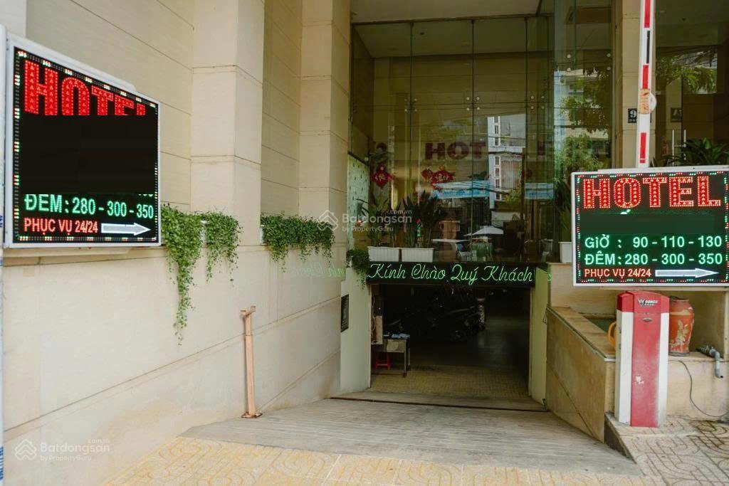 Khách sạn khu sân bay  hầm 7 tầng  45 phòng  tân bình