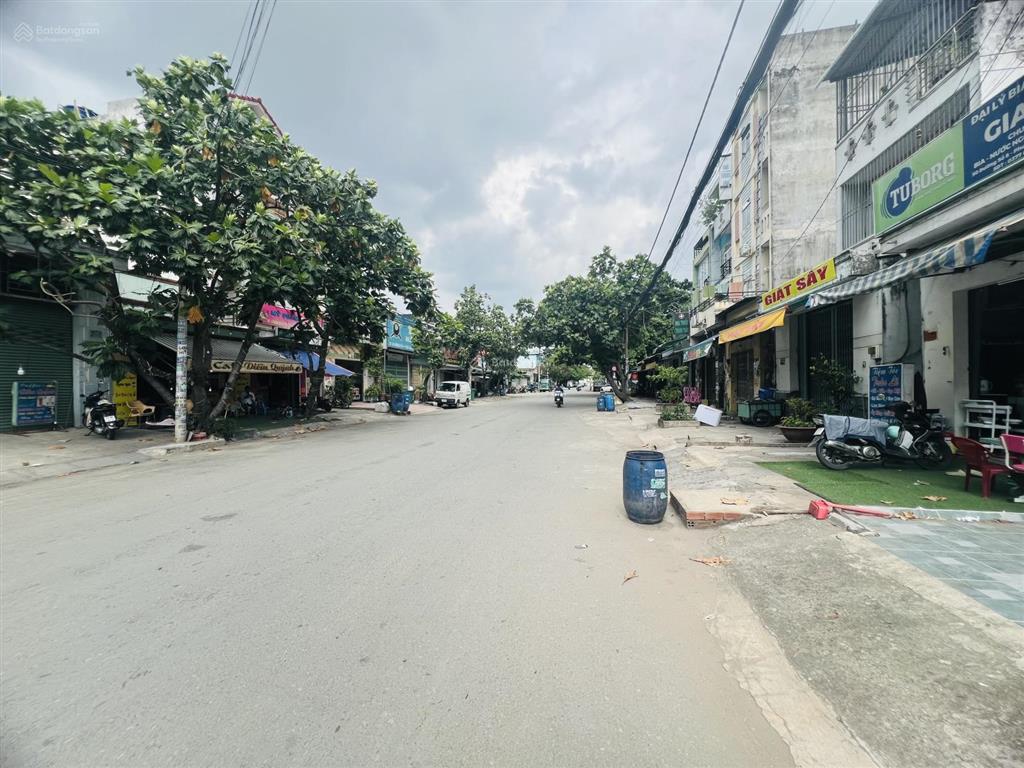 Bán kho mặt tiền 400m2  mức giá hiếm ngay trung tâm tân tạo  90 triệu/m2