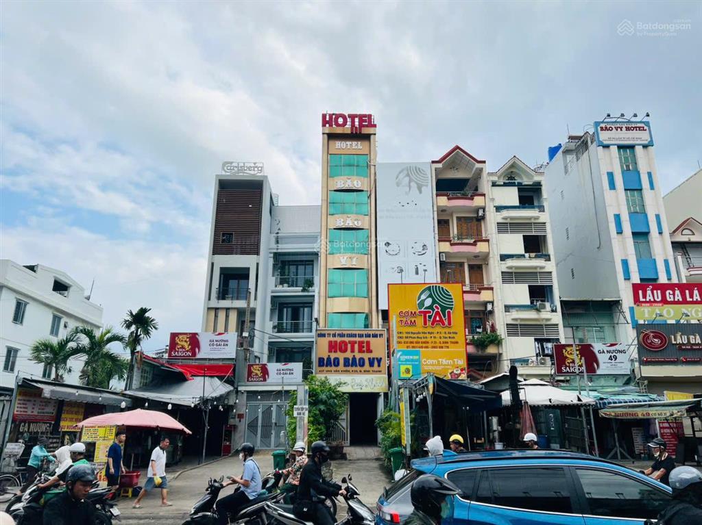 Khách sạn mặt tiền ung văn khiêm  16 phòng, doanh thu 170 triệu/tháng  giá 38 tỷ