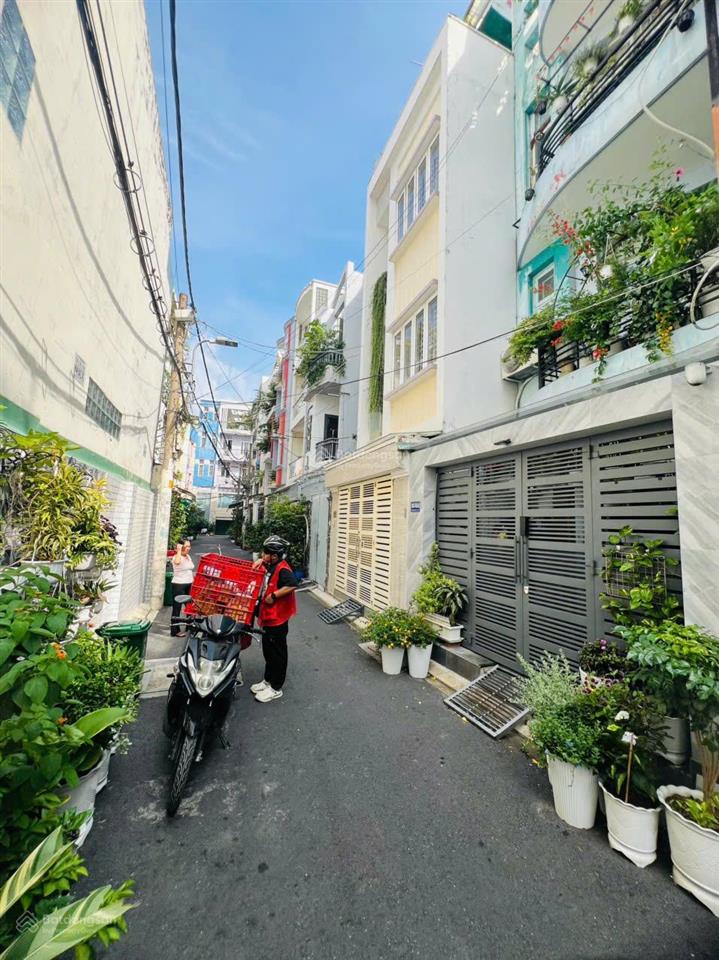 Nhà 3 tầng hẻm 166 thích quảng đức  giá 11 tỷ  giá tốt khu trung tâm quận phú nhuận