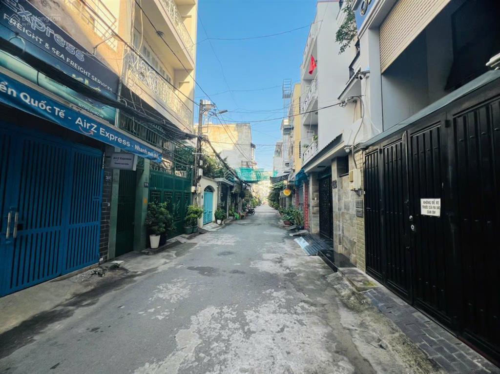 Bán nhà hẻm cộng hoà (5x20m)  nhà 4 tầng  19 tỷ  ngay vincom cộng hoà