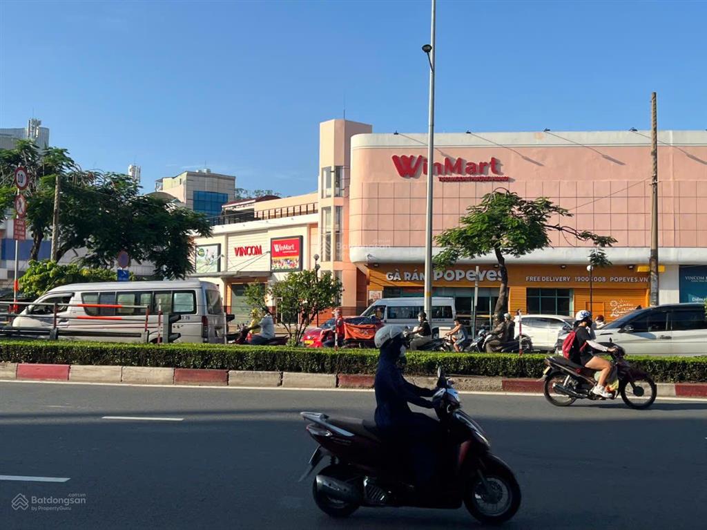 Bán nhà hẻm cộng hoà (5x20m)  nhà 4 tầng  19 tỷ  ngay vincom cộng hoà