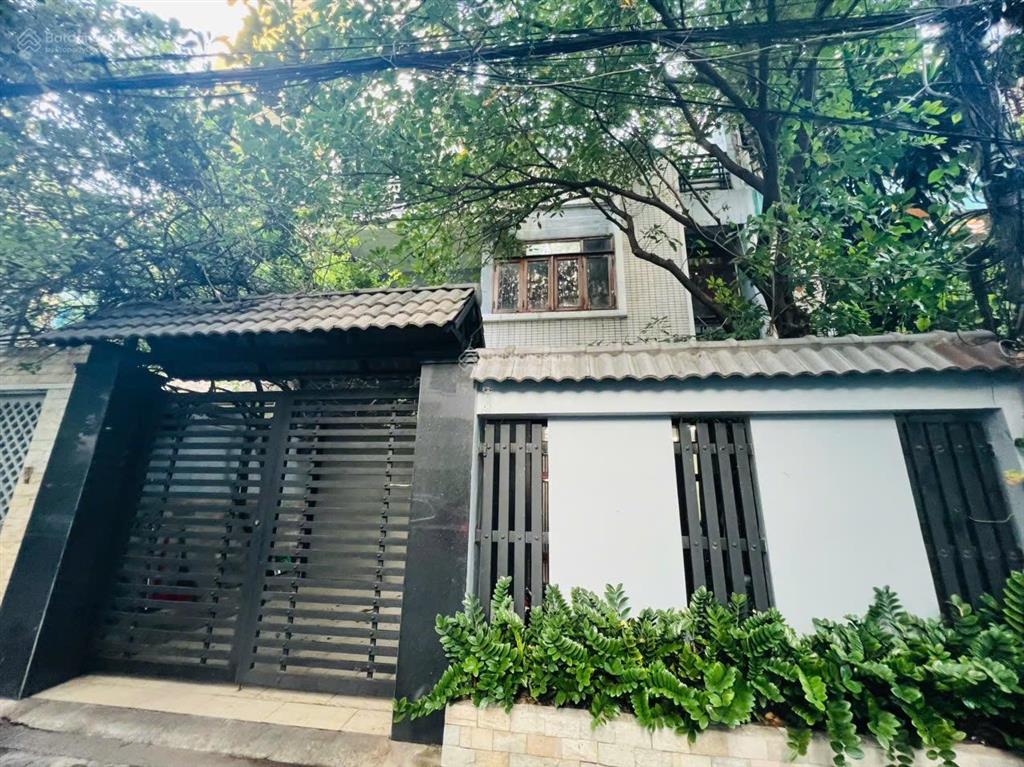 Khan hiếm  bán nhà (8m x 22m) hẻm 80 đặng văn ngữ, phú nhuận