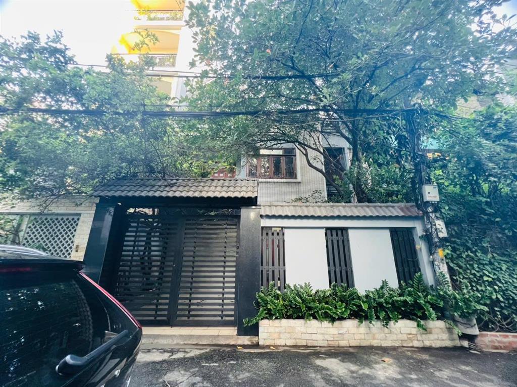 Khan hiếm  bán nhà (8m x 22m) hẻm 80 đặng văn ngữ, phú nhuận