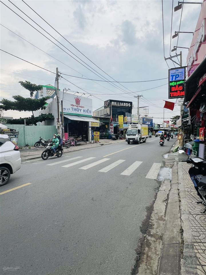 Bán chdv hà huy giáp  dòng tiền hơn 5%/năm  hầm, 7 tầng