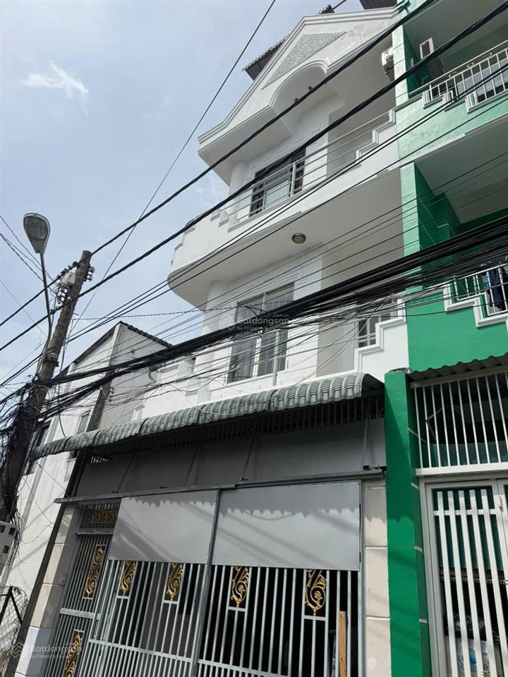 Bán nhà 3 tầng kiên cố sổ hoàn công  giá 4tỷ8 tổng 152m2 sử dụng  đường 6m ô tô qua lại  gần chợ