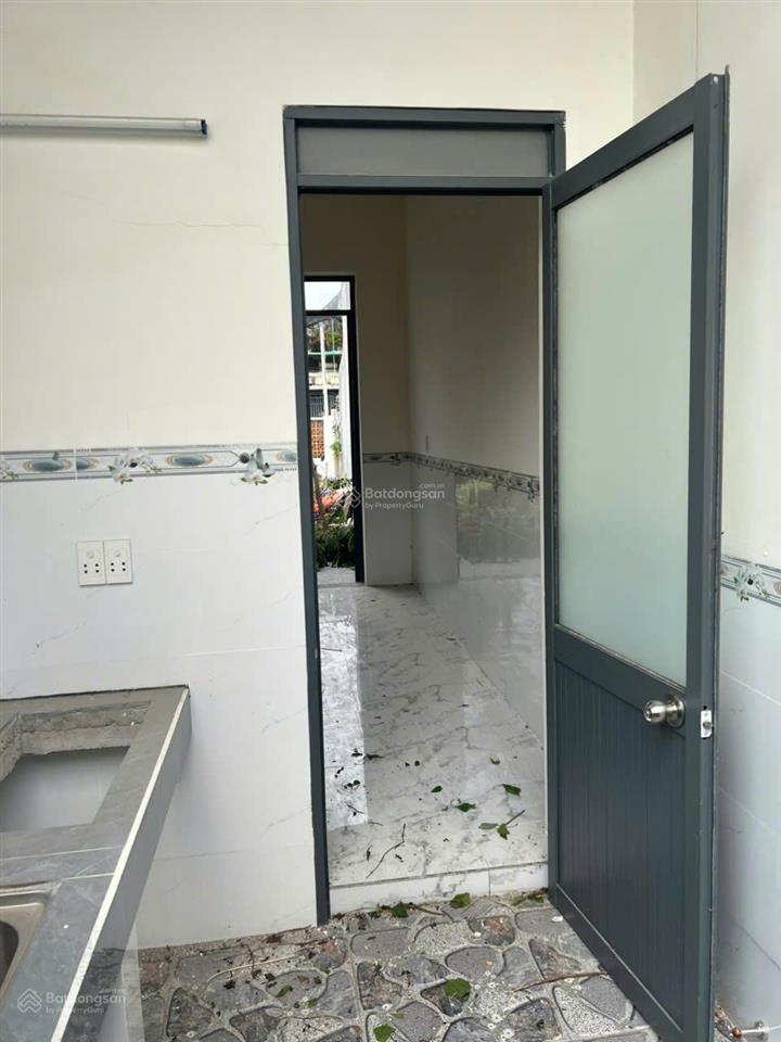 Bán nhà cấp 4 91.6m2 ngang 5m vuông vức  hẻm 4m thông  hướng đn  gần bệnh viện qt hạnh phúc