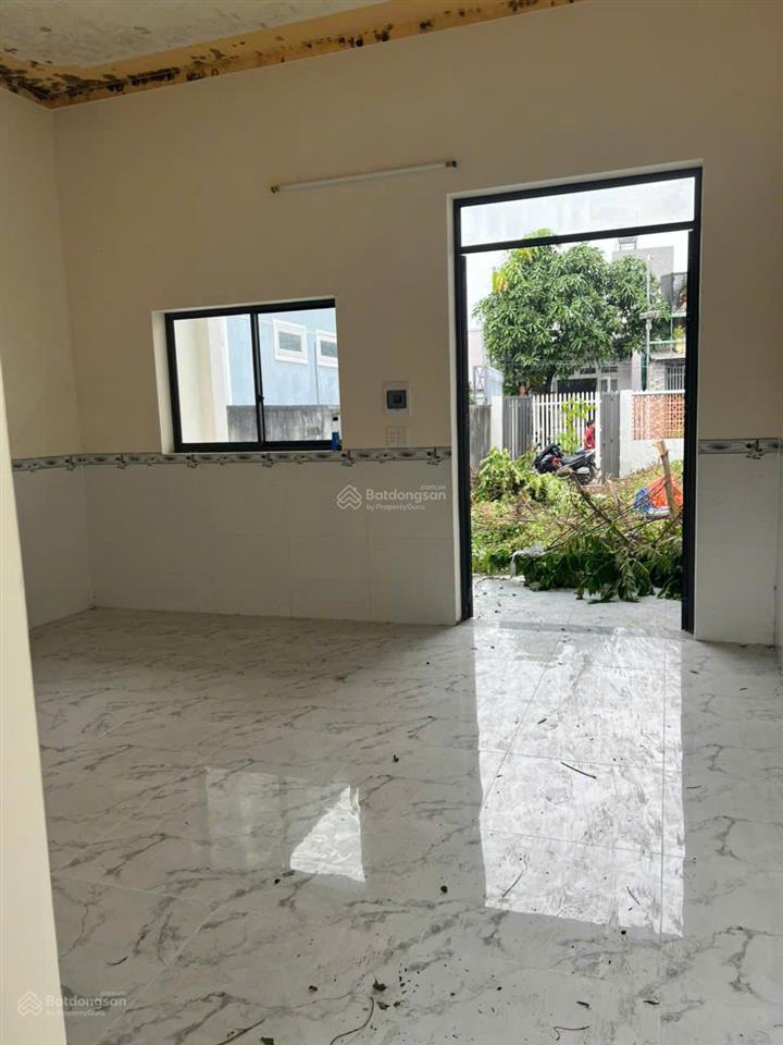 Bán nhà cấp 4 91.6m2 ngang 5m vuông vức  hẻm 4m thông  hướng đn  gần bệnh viện qt hạnh phúc