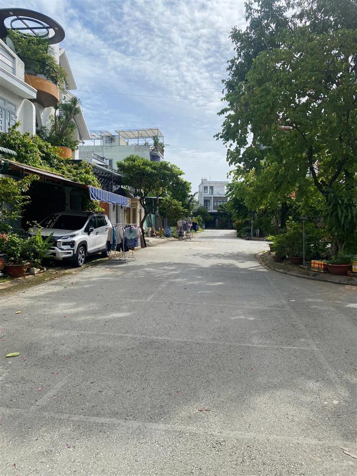 Cần bán lô đất 129m² full thổ cư hướng đb  trong khu dân cư đường bàn cờ sát chợ đầu mối thủ đức