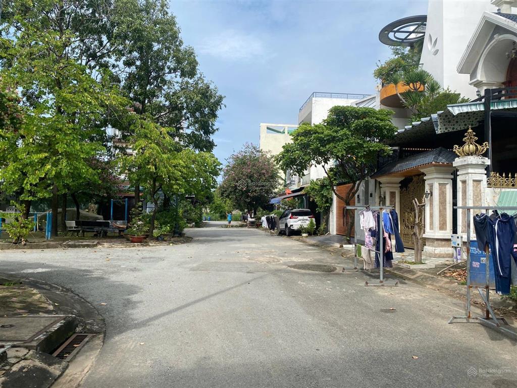 Cần bán lô đất 129m² full thổ cư hướng đb  trong khu dân cư đường bàn cờ sát chợ đầu mối thủ đức