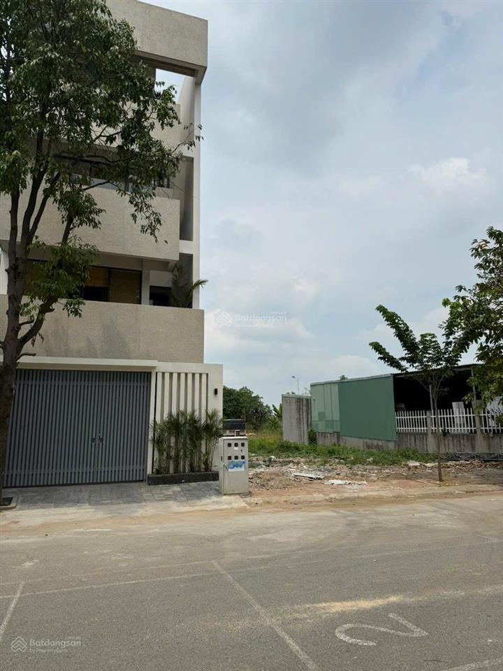 Chủ thiện chí bán lô đất 129m² full thổ cư 5ty6  trong kdc hiện hữu đường 12m  ngay chợ đầu mối