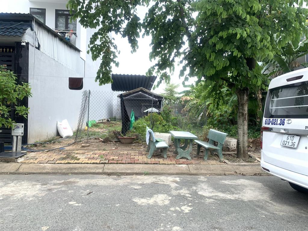 Chủ kẹt vốn bán lô đất 6x21 mặt tiền đường kinh doanh  đường rộng 22m  thông quốc lộ 13 ngay chợ