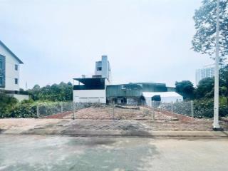Chủ bán gấp lô đất biệt thự 200m2 mặt tiền sông  có bờ kè trước nhà đẹp thoáng mát  chỉ 9ty8
